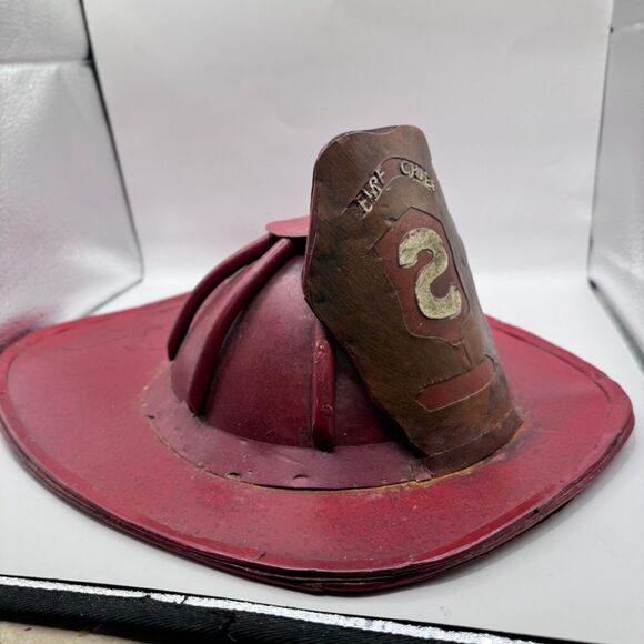 Vintage metal fire chiefs hat decor red - Picture 8 of 9